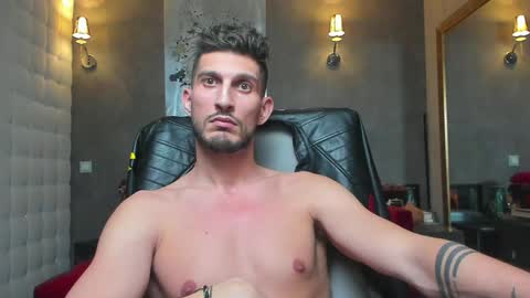 Snapshot of ronythemaster chatting on December 20, 2024, 8:45 pm onlyfans- online show from December 20, 2024, 8:45 pm