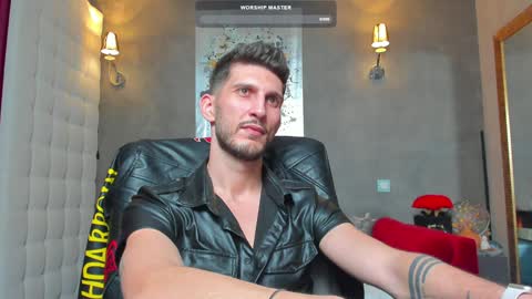 Snapshot of ronythemaster chatting on February 4, 2025, 9:10 pm onlyfans- online show from February 4, 2025, 9:10 pm
