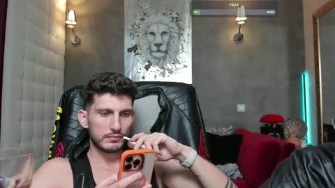 Snapshot of ronythemaster chatting on February 18, 2025, 1:32 am onlyfans- online show from February 18, 2025, 1:32 am