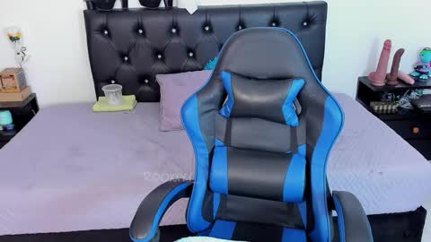    online show from February 4, 2026, 9:42 pm