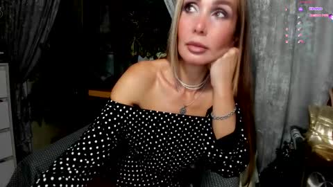 Aurora online show from October 18, 2025, 9:59 pm