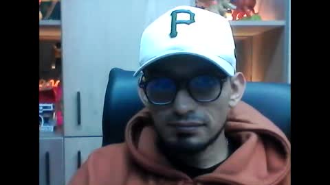 Snapshot of roroavila chatting on December 2, 2025, 5:35 am roroavila online show from December 2, 2025, 5:35 am