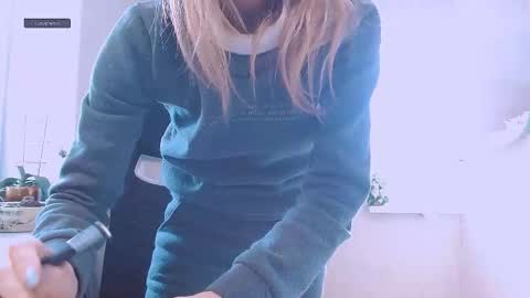 Snapshot of rosa843850 chatting on February 9, 2026, 9:13 am rosa843850 online show from February 9, 2026, 9:13 am