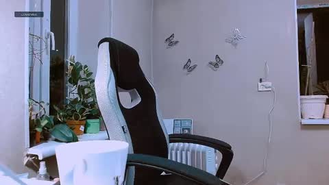 rosa843850 online show from April 19, 2026, 6:32 pm