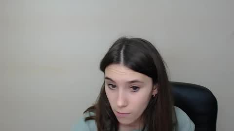 Rose online show from October 9, 2025, 6:33 am