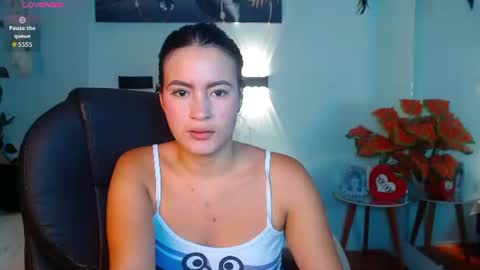 Snapshot of rosaliea chatting on July 4, 2026, 4:40 am R O S A L I A online show from July 4, 2026, 4:40 am