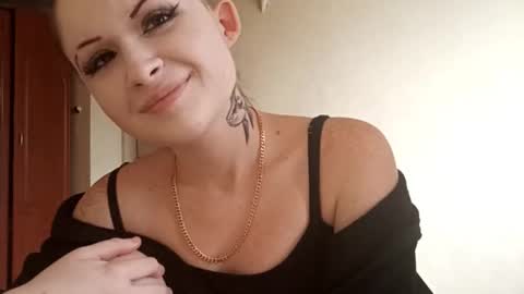 Snapshot of rosalinapierce chatting on October 11, 2025, 8:24 am Alicia online show from October 11, 2025, 8:24 am