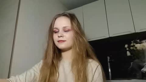 Snapshot of rosalindwickersheim chatting on November 16, 2025, 1:17 pm Lisa online show from November 16, 2025, 1:17 pm