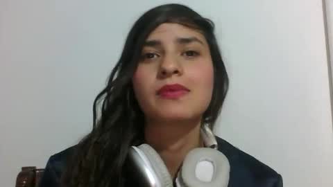 rosasvioletas online show from November 11, 2025, 11:49 pm