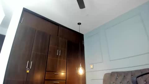 rose__monroe online show from December 1, 2025, 7:41 pm