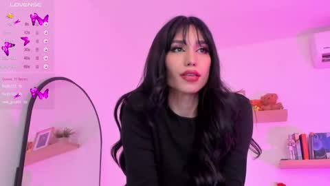 Snapshot of rose__saenz chatting on December 18, 2024, 1:15 am Rose Saenz online show from December 18, 2024, 1:15 am