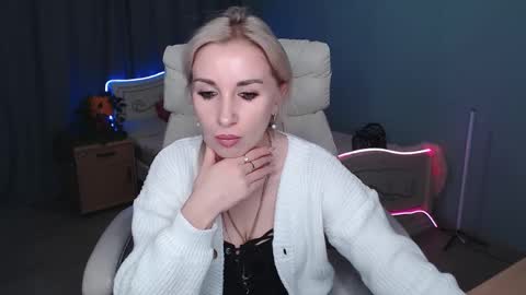 Snapshot of rose__shine chatting on December 17, 2024, 10:55 am rose shine online show from December 17, 2024, 10:55 am