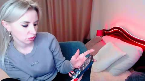 Snapshot of rose__shine chatting on January 9, 2025, 1:35 pm rose shine online show from January 9, 2025, 1:35 pm