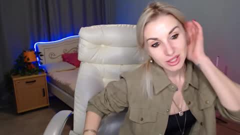 Snapshot of rose__shine chatting on January 15, 2025, 4:21 pm rose shine online show from January 15, 2025, 4:21 pm