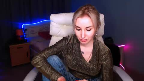 Snapshot of rose__shine chatting on January 25, 2025, 1:19 pm rose shine online show from January 25, 2025, 1:19 pm