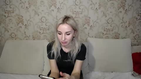 Snapshot of rose__shine chatting on January 30, 2025, 1:42 pm rose shine online show from January 30, 2025, 1:42 pm