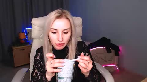 Snapshot of rose__shine chatting on February 2, 2025, 10:46 am rose shine online show from February 2, 2025, 10:46 am