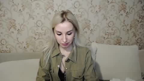 Snapshot of rose__shine chatting on February 6, 2025, 1:21 pm rose shine online show from February 6, 2025, 1:21 pm