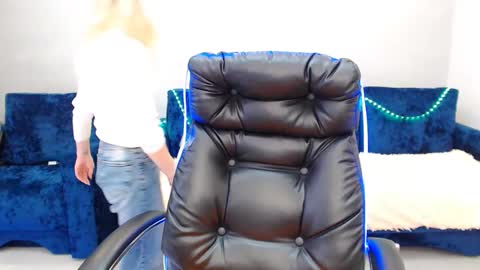 Snapshot of rose__shine chatting on February 12, 2025, 10:03 am rose shine online show from February 12, 2025, 10:03 am