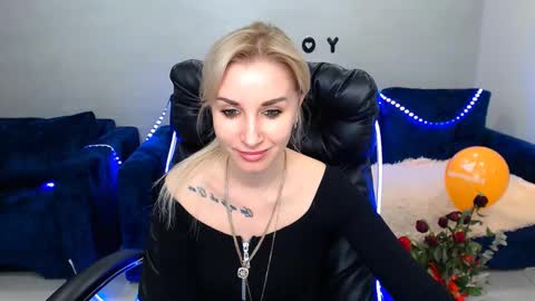 Snapshot of rose__shine chatting on February 21, 2025, 2:06 pm rose shine online show from February 21, 2025, 2:06 pm