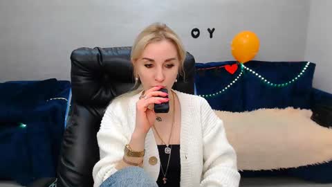 Snapshot of rose__shine chatting on February 24, 2025, 10:26 am rose shine online show from February 24, 2025, 10:26 am