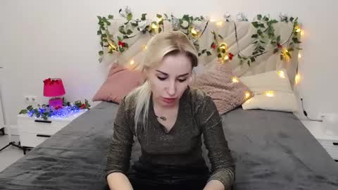 Snapshot of rose__shine chatting on March 2, 2025, 10:45 am rose shine online show from March 2, 2025, 10:45 am