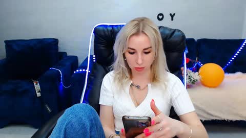 Snapshot of rose__shine chatting on March 8, 2025, 11:37 am rose shine online show from March 8, 2025, 11:37 am