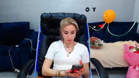 Snapshot of rose__shine chatting on March 10, 2025, 11:42 am rose shine online show from March 10, 2025, 11:42 am