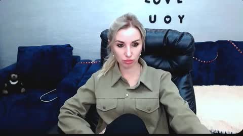 Snapshot of rose__shine chatting on October 15, 2025, 9:42 am rose shine online show from October 15, 2025, 9:42 am