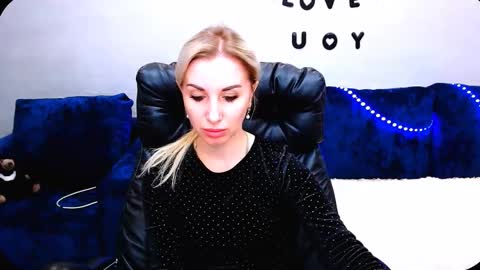 Snapshot of rose__shine chatting on October 22, 2025, 10:37 am rose shine online show from October 22, 2025, 10:37 am