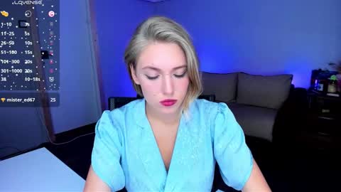 Snapshot of rose_brooks chatting on September 30, 2025, 8:47 pm Rose but u can call me princess online show from September 30, 2025, 8:47 pm
