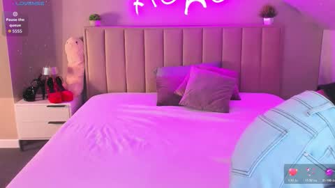 Snapshot of rose_dixon chatting on February 2, 2026, 11:58 pm Kimberlly online show from February 2, 2026, 11:58 pm