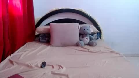 rose_elise online show from May 5, 2026, 11:29 am
