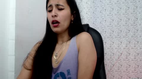 Snapshot of rose_smiley1 chatting on December 11, 2024, 1:37 am Rose online show from December 11, 2024, 1:37 am