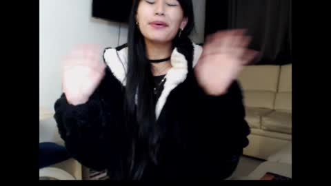 Snapshot of rose_smiley1 chatting on January 28, 2025, 8:14 am Rose online show from January 28, 2025, 8:14 am