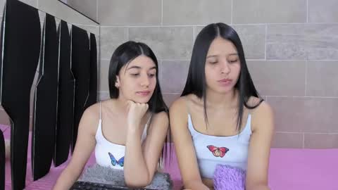 Snapshot of roseandmiah chatting on March 10, 2025, 6:49 am Rose y Miah online show from March 10, 2025, 6:49 am