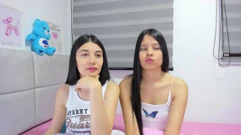 Snapshot of roseandmiah chatting on October 17, 2025, 6:16 am Rose y Miah online show from October 17, 2025, 6:16 am