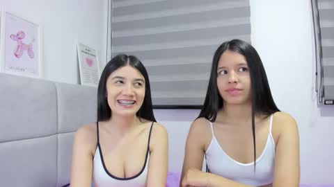 Snapshot of roseandmiah chatting on November 9, 2025, 5:06 am Rose y Miah online show from November 9, 2025, 5:06 am