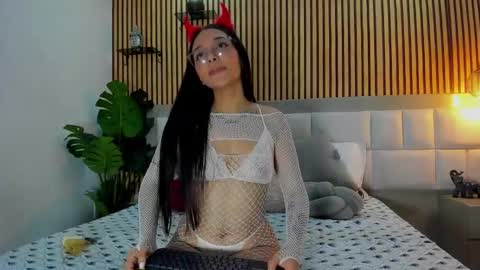 roseaurora online show from November 25, 2025, 12:38 pm