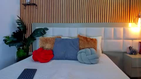 Snapshot of roseaurora chatting on January 19, 2026, 1:04 pm roseaurora online show from January 19, 2026, 1:04 pm