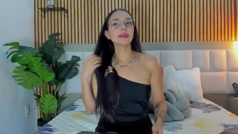 Snapshot of roseaurora chatting on February 17, 2026, 12:34 pm roseaurora online show from February 17, 2026, 12:34 pm