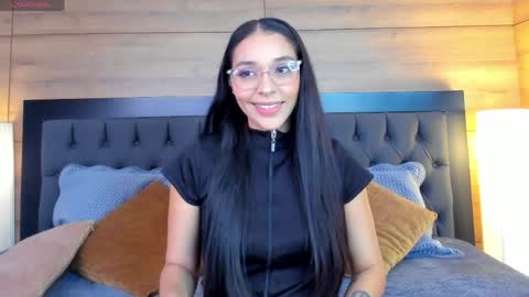 Snapshot of roseaurora chatting on April 6, 2026, 12:39 pm roseaurora online show from April 6, 2026, 12:39 pm