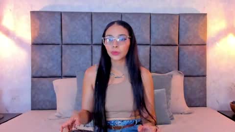 Snapshot of roseaurora chatting on April 10, 2026, 12:21 pm roseaurora online show from April 10, 2026, 12:21 pm