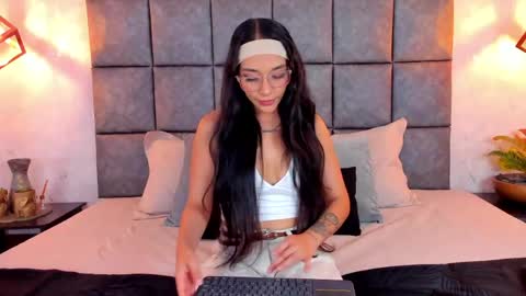 roseaurora online show from May 14, 2026, 10:33 am