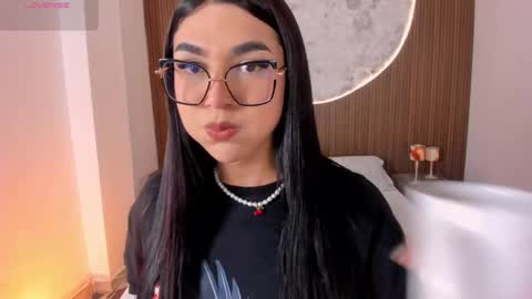 Rose online show from April 11, 2026, 3:16 pm