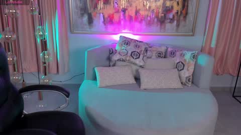 Rose  online show from January 28, 2025, 7:53 pm