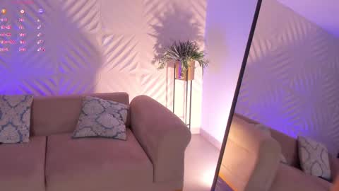 Rose  online show from March 9, 2025, 12:10 am