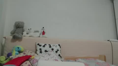 Rose online show from February 24, 2025, 2:26 pm