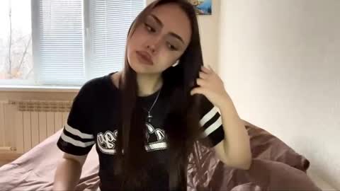 Snapshot of rosenavillifana chatting on November 13, 2025, 11:31 am Mimi online show from November 13, 2025, 11:31 am