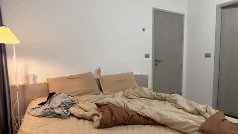 Roshelle online show from March 19, 2026, 12:53 pm